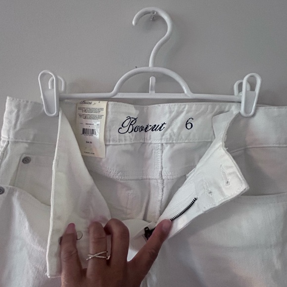 TOMMY HILFIGER • Off White Bootcut Jeans • 6 • - Picture 4 of 7